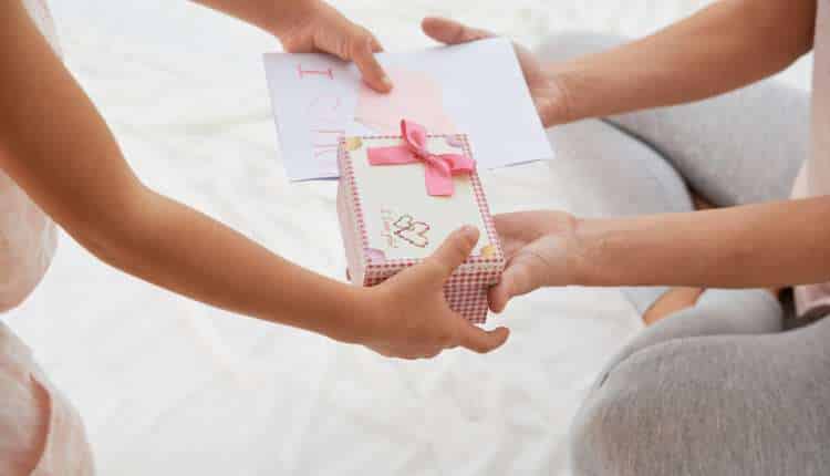 Sending Sympathy Gifts