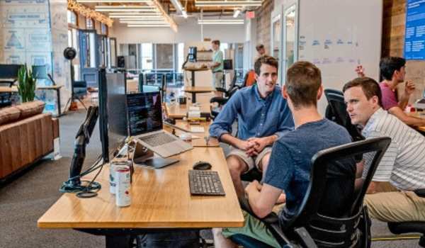 people-sitting-working